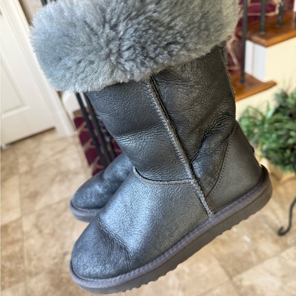 UGGs ladies slate gray size 5 very good condition cool grey color. - Picture 11 of 15